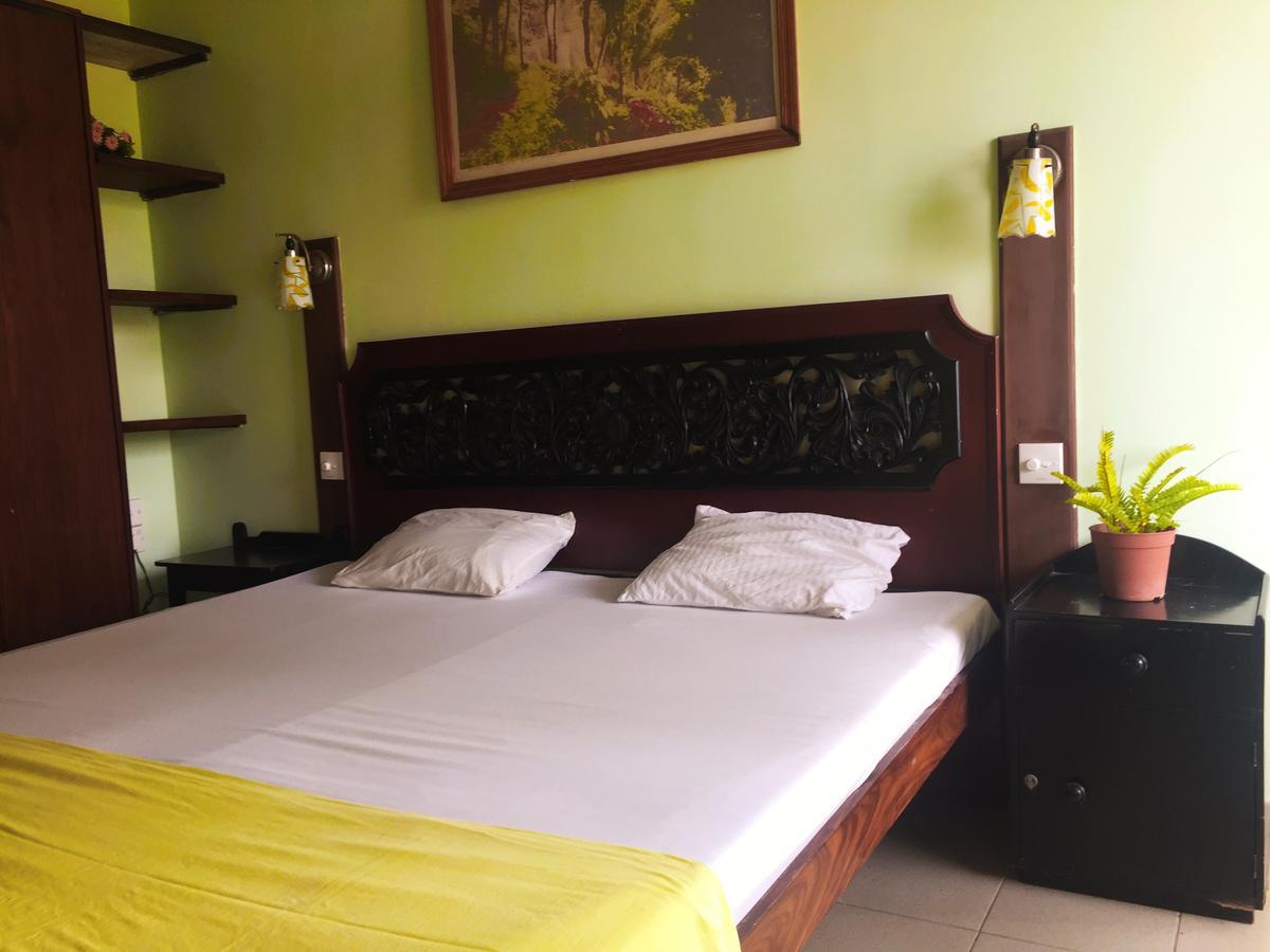 Hotel Negombo Luaran gambar